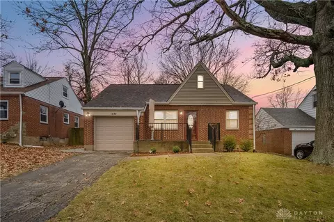 1233 W Galbraith Rd, Cincinnati, OH 45231