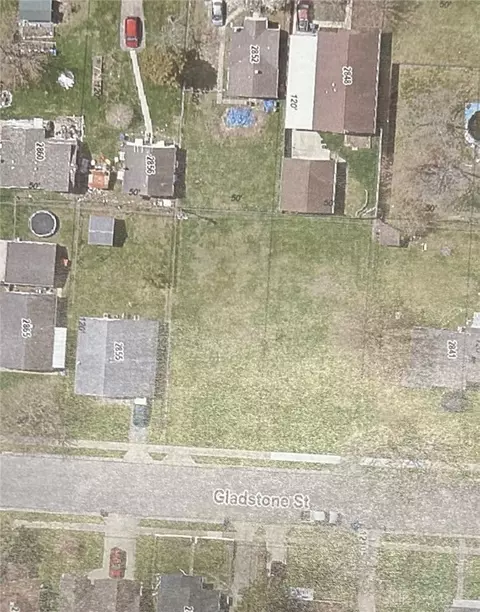 2853 Gladstone St, Moraine, OH 45439