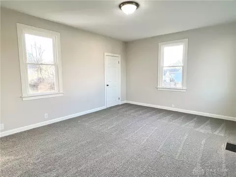 7 Ludlow Pl, Cincinnati, OH 45217 photo 8
