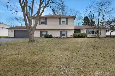 960 Fernshire Dr, Dayton, OH 45459