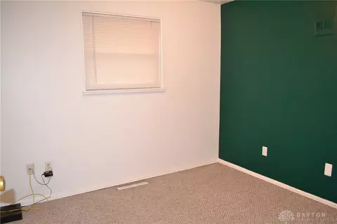 671 E Crescentville Rd, Cincinnati, OH 45246 photo 9