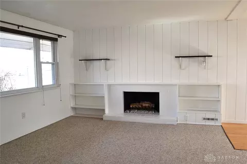 671 E Crescentville Rd, Cincinnati, OH 45246 photo 2