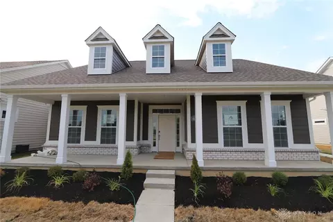 4001 Pepperwell Cir #3, Sugarcreek Township, OH 45440