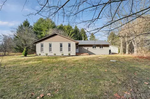 4630 Emmons Rd, Oregonia, OH 45054