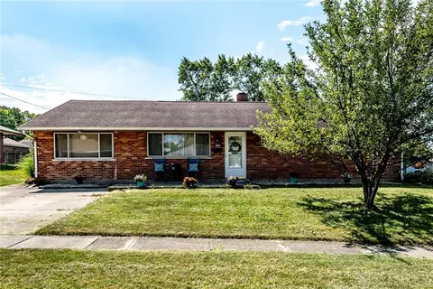 4612 Knobhill Dr, Huber Heights, OH 45424