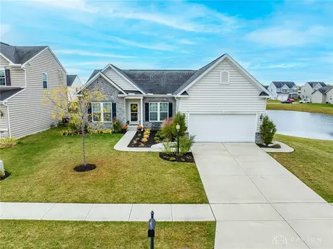 5142 Dayflower Dr, Tipp City, OH 45371