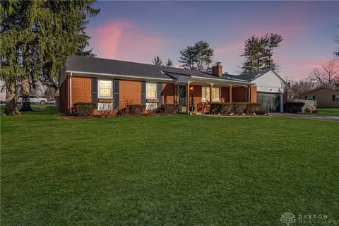 3970 Willowcrest Rd, Beavercreek, OH 45430