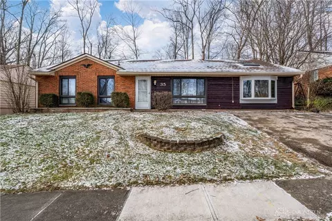 35 Timberwood Ln, Springboro, OH 45066