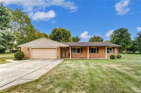3957 Liebherr Dr, Beavercreek, OH 45430