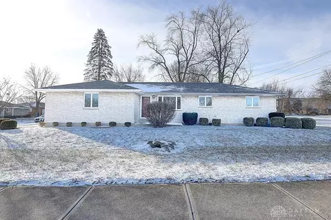 403 Crescent Dr, Lewisburg, OH 45338
