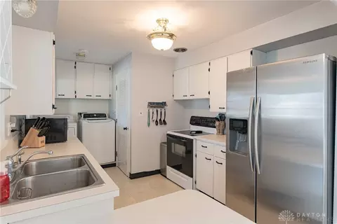 1051 Kenosha Rd, Kettering, OH 45429 photo 8