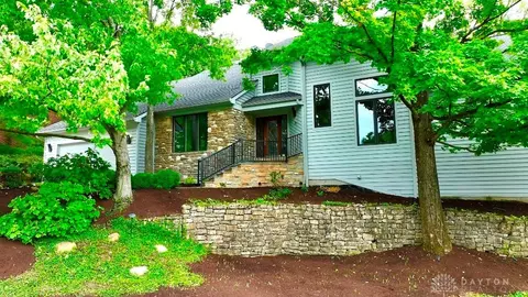 3483 Fawnrun Dr, Cincinnati, OH 45241