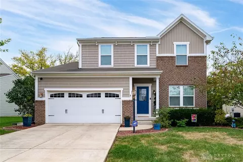 9974 Scotch Pine Dr, Springboro, OH 45066
