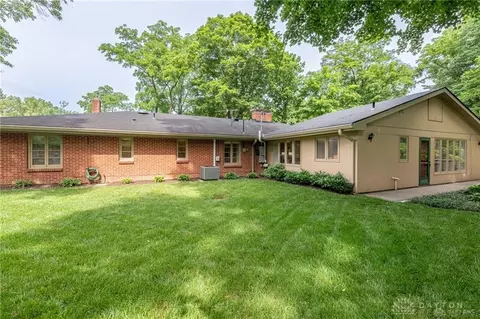 401 Ivycrest Ter, Kettering, OH 45429 photo 2