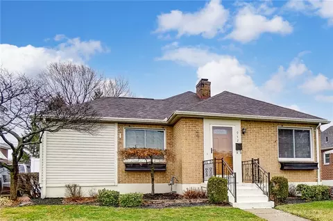 942 Broadmoor Dr, Dayton, OH 45419
