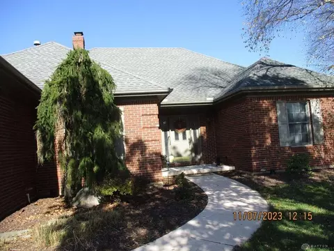 1910 Eagles Lake Dr, Piqua, OH 45356