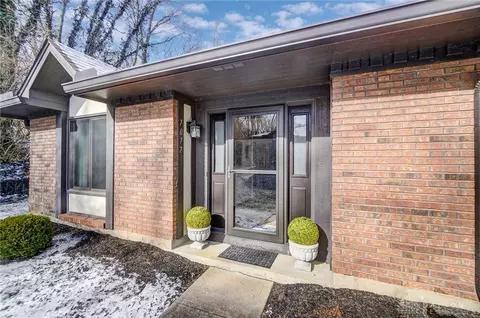 7077 Fallen Oak Trce, Centerville, OH 45459