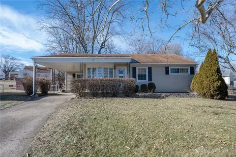 90 Berkshire Ct, Hamilton, OH 45013