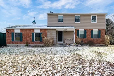 907 N Columbus St, Xenia, OH 45385