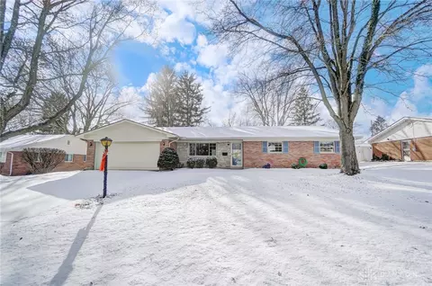 1040 Independence Dr, Kettering, OH 45429