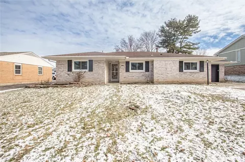 643 Saxony Dr, Xenia, OH 45385