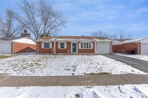 1239 Skylark Dr, Troy, OH 45373