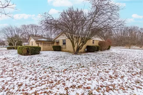 5925 Bradley Dr, Tipp City, OH 45371
