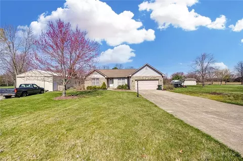 2720 Quail Field Dr, Lebanon, OH 45036
