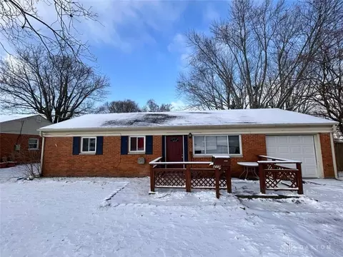 215 Keller Ct, Englewood, OH 45322