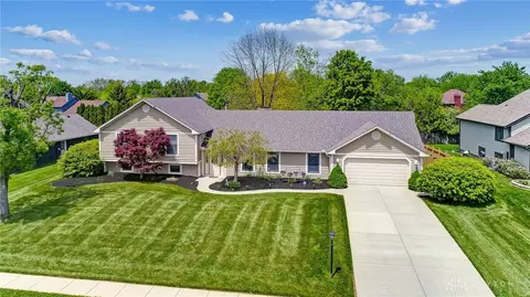 1135 Chisolm Trl, Dayton, OH 45458
