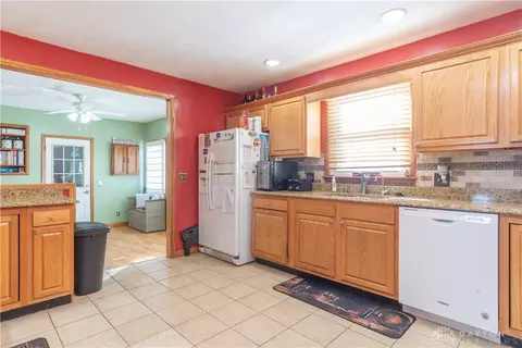 603 E Main St, Anna, OH 45302 photo 15
