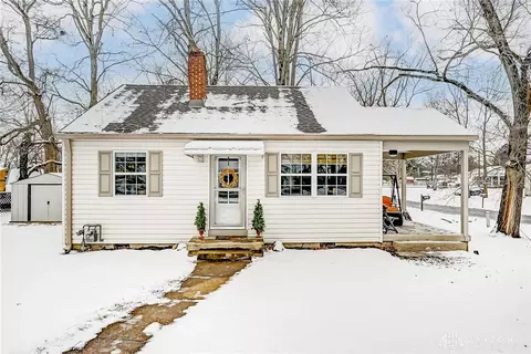 10201 Woodlawn Ave, Miamisburg, OH 45342