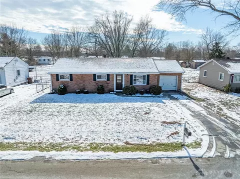 141 Montgomery Ave, Carlisle, OH 45005