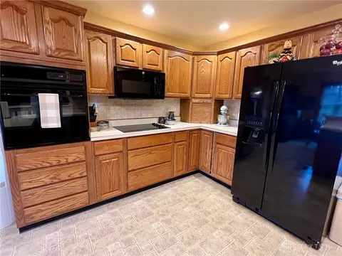 815 W Eva Cir, Springfield, OH 45504 photo 13