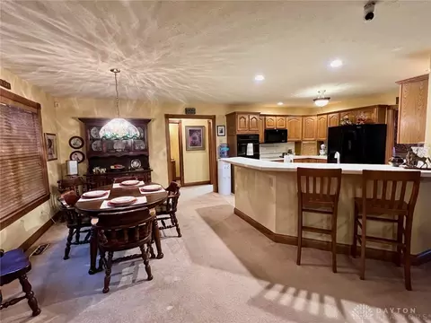815 W Eva Cir, Springfield, OH 45504 photo 8