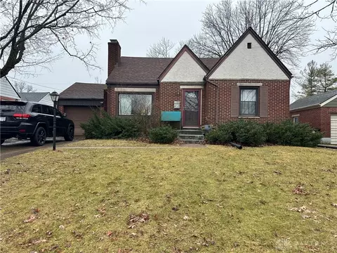 412 Schuyler Dr, Dayton, OH 45429