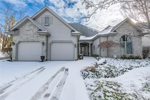 1088 Greenskeeper Way, Centerville, OH 45458