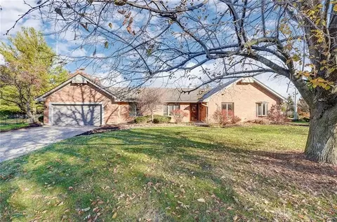 1709 Green Hollow Ct, Dayton, OH 45458