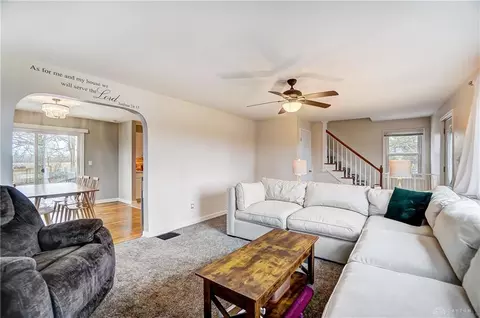 Living - 3435 Troy Rd, Springfield, OH 45504 photo 7 of 8