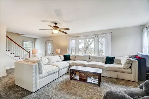 Living - 3435 Troy Rd, Springfield, OH 45504 photo 6 of 8