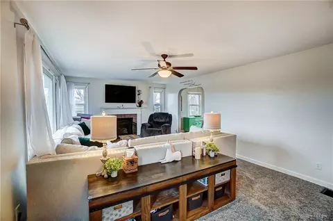 Living - 3435 Troy Rd, Springfield, OH 45504 photo 2 of 8