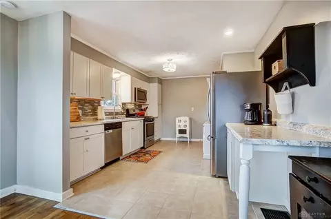 Kitchen - 3435 Troy Rd, Springfield, OH 45504 photo 1 of 5