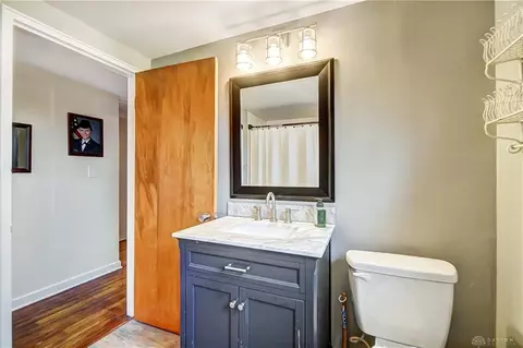 Bath - 3435 Troy Rd, Springfield, OH 45504 photo 3 of 3