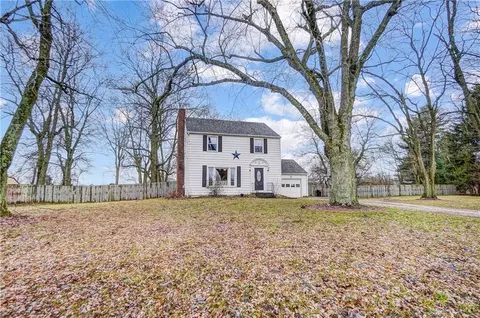 Exterior - 3435 Troy Rd, Springfield, OH 45504 photo 3 of 11