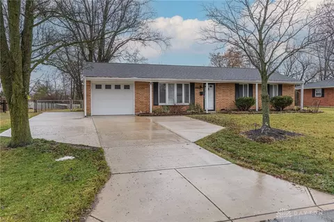 8014 Washington Park Dr, Dayton, OH 45459