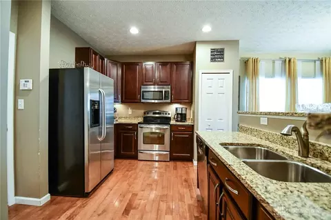 2260 E Murphy Ln, Troy, OH 45373 photo 13
