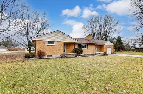 4200 N Linda Dr, Bellbrook, OH 45305