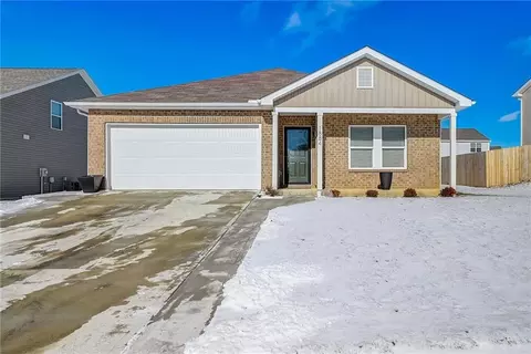 1884 Erika Dr, Springfield, OH 45503 photo 2