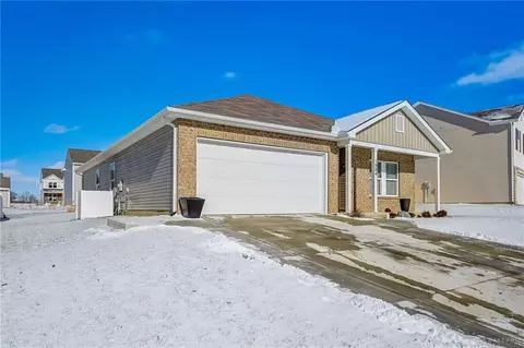 1884 Erika Dr, Springfield, OH 45503 photo 3