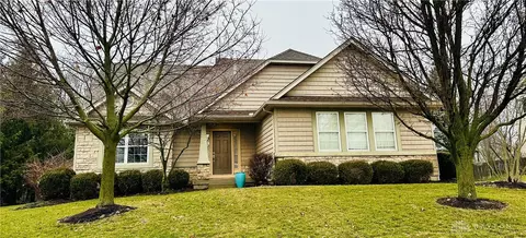112 Hillcrest Dr, Springboro, OH 45066